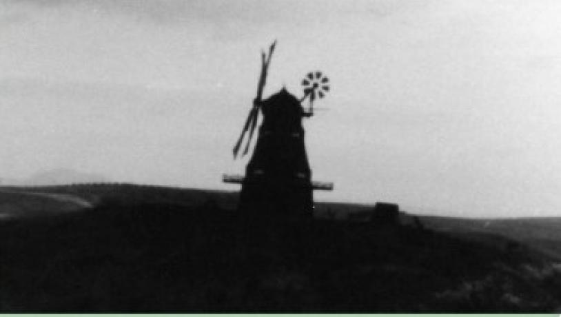 Måre havde fra 1860’erne og frem til 1982 en vindmølle på Måre Møllevej midt i byen. Møllen blev i 1981 solgt til kongen af Marokko og fragtet til Afrika, hvor den blev samlet og genoptog sit virke.. 