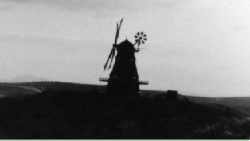Måre havde fra 1860’erne og frem til 1982 en vindmølle på Måre Møllevej midt i byen. Møllen blev i 1981 solgt til kongen af Marokko og fragtet til Afrika, hvor den blev samlet og genoptog sit virke..
