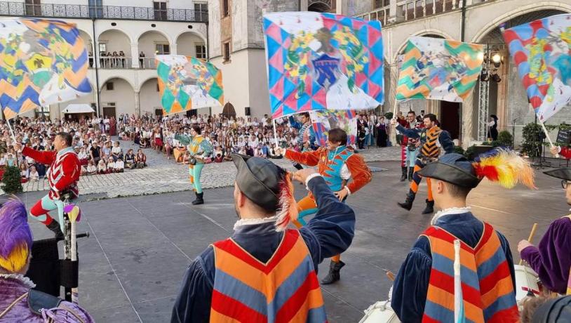 Oplev de spektakulære flagkastere fra Italien til Danehof 2024 i Nyborg