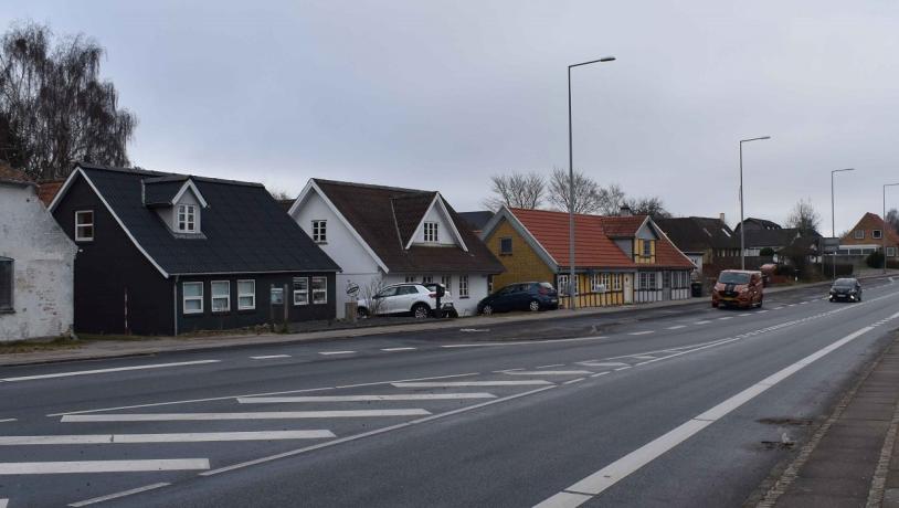 Ullerslevs placering langs landevejen sætter stadig den dag i dag præg på byen