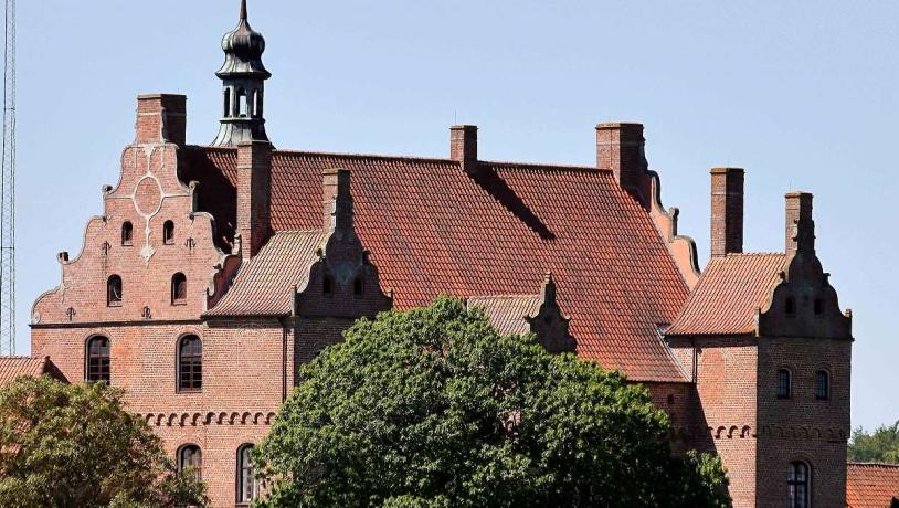 Ørbæklunde er i dag stadig beboet af Lange-slægten