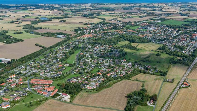 Ullerslev rummer i dag både villakvarterer, erhverv og kulturelle faciliteter