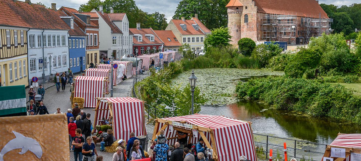 Markedsboder i Slotsgade til Danehof i Nyborg