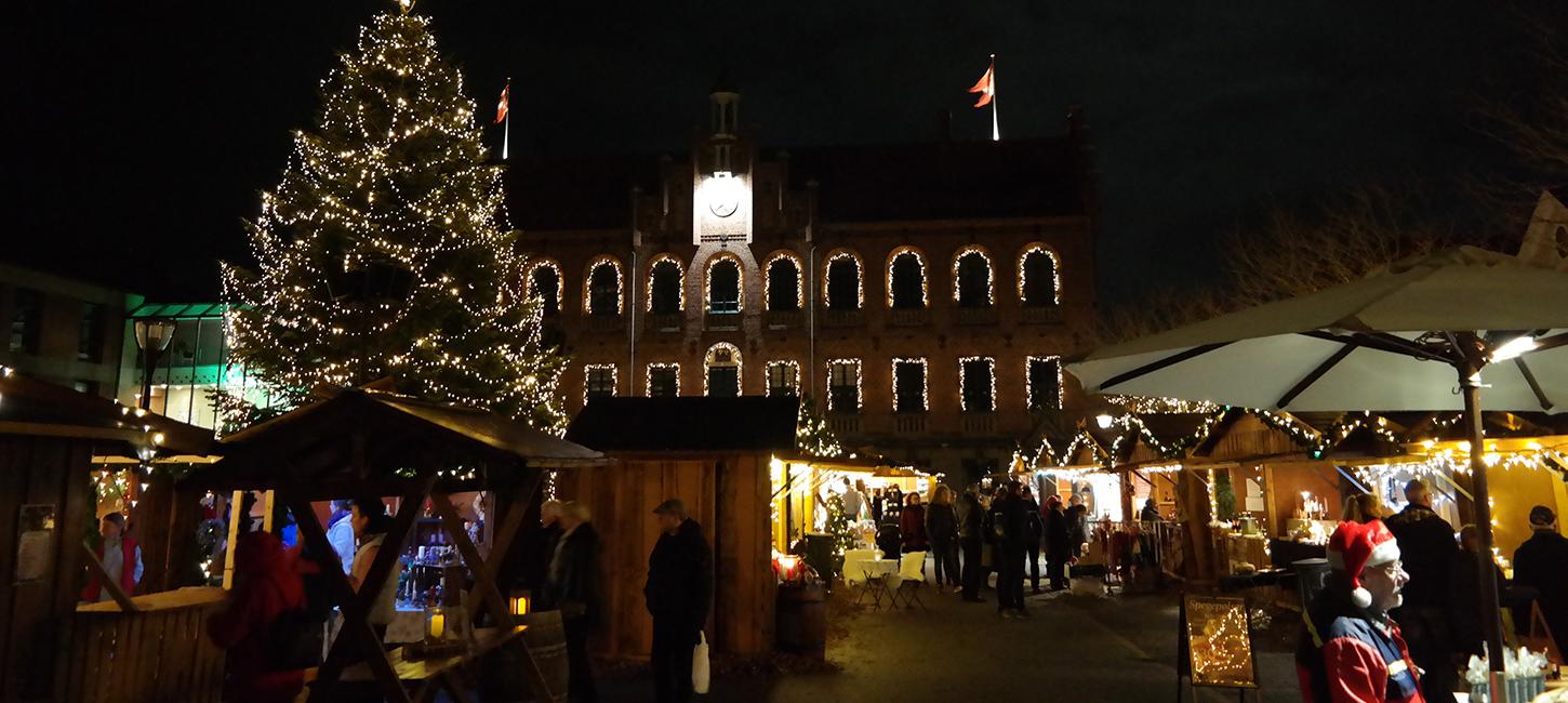 Julelys og god stemning under Jul i den gamle Kongeby