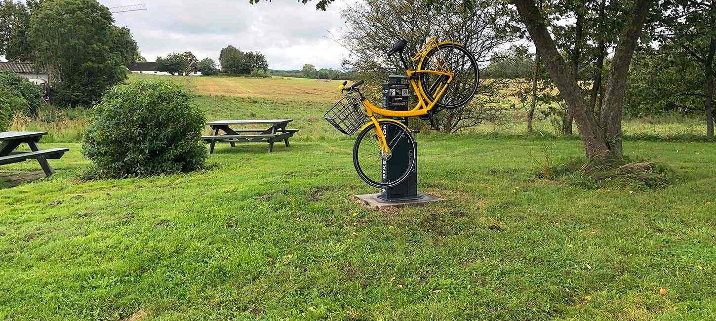 Bike Station på den grønne trekant i Ellested