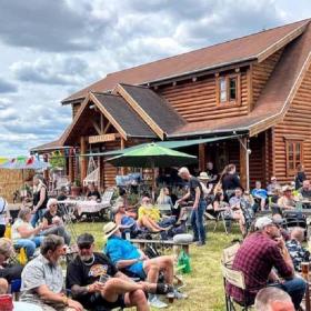 Farm Festival med countrymusik og hygge i Ullerslev